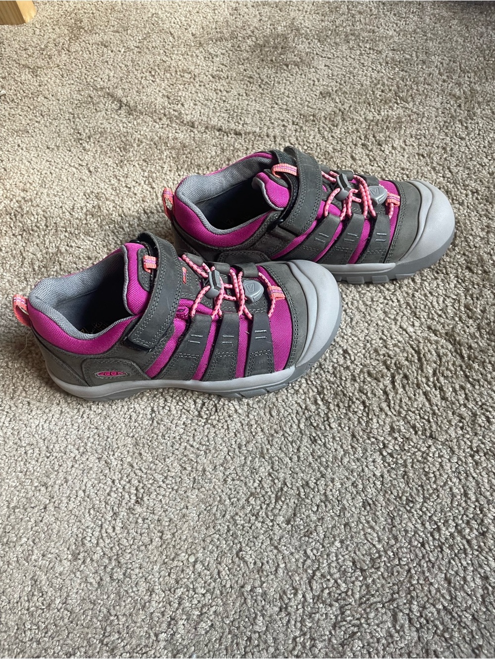 KEEN Kids Hiking/Outdoor Shoes – Gray & Pink
